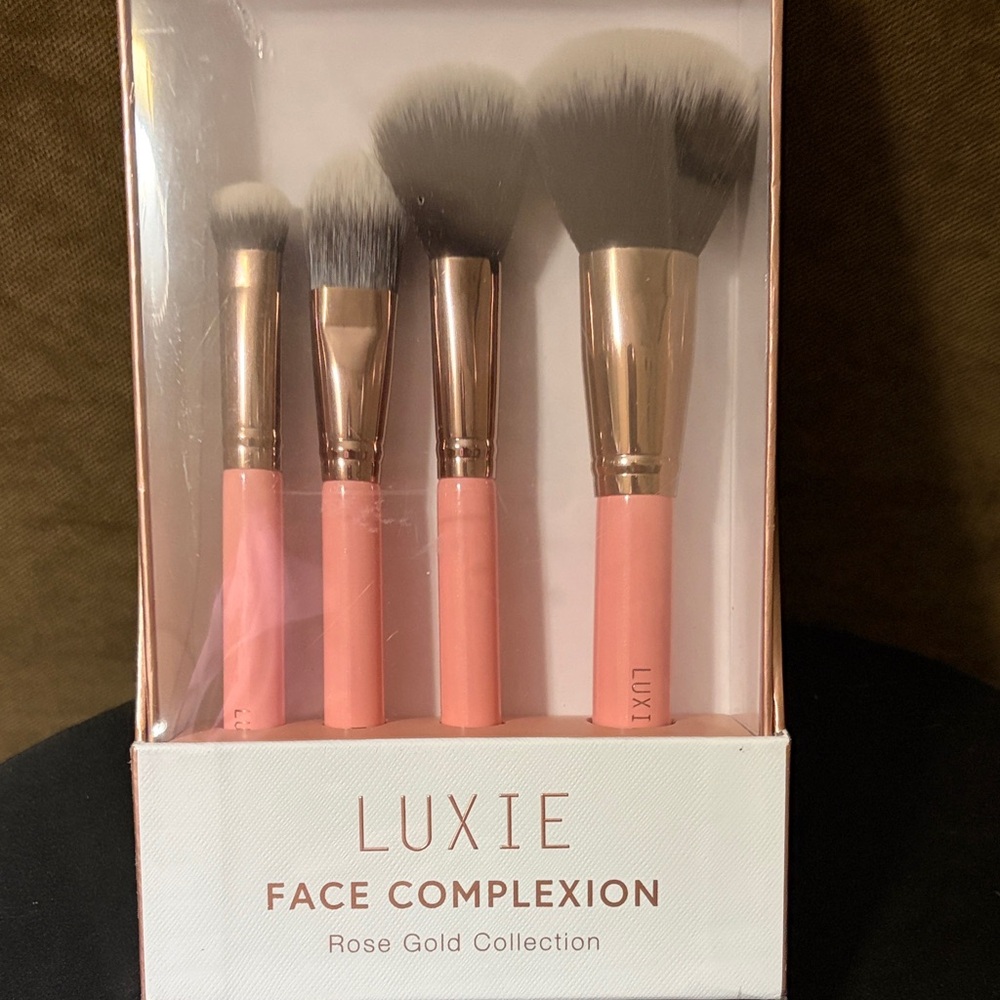 Luxie Pink and Rose Gold Face Brush Set BNIB sealed